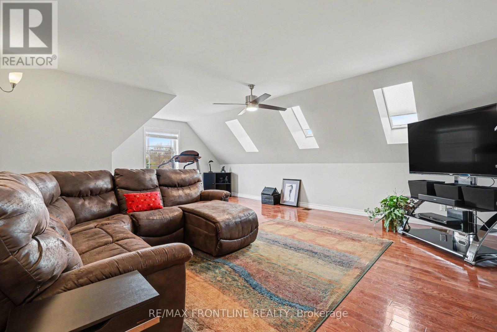 146 ORCHARD CRESCENT - 31