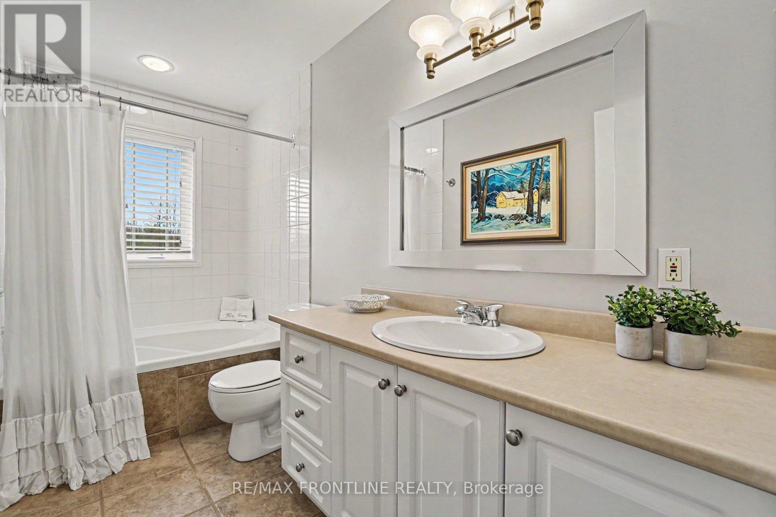 146 ORCHARD CRESCENT - 34