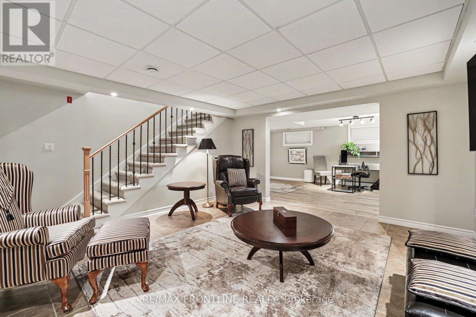 146 ORCHARD CRESCENT - 36