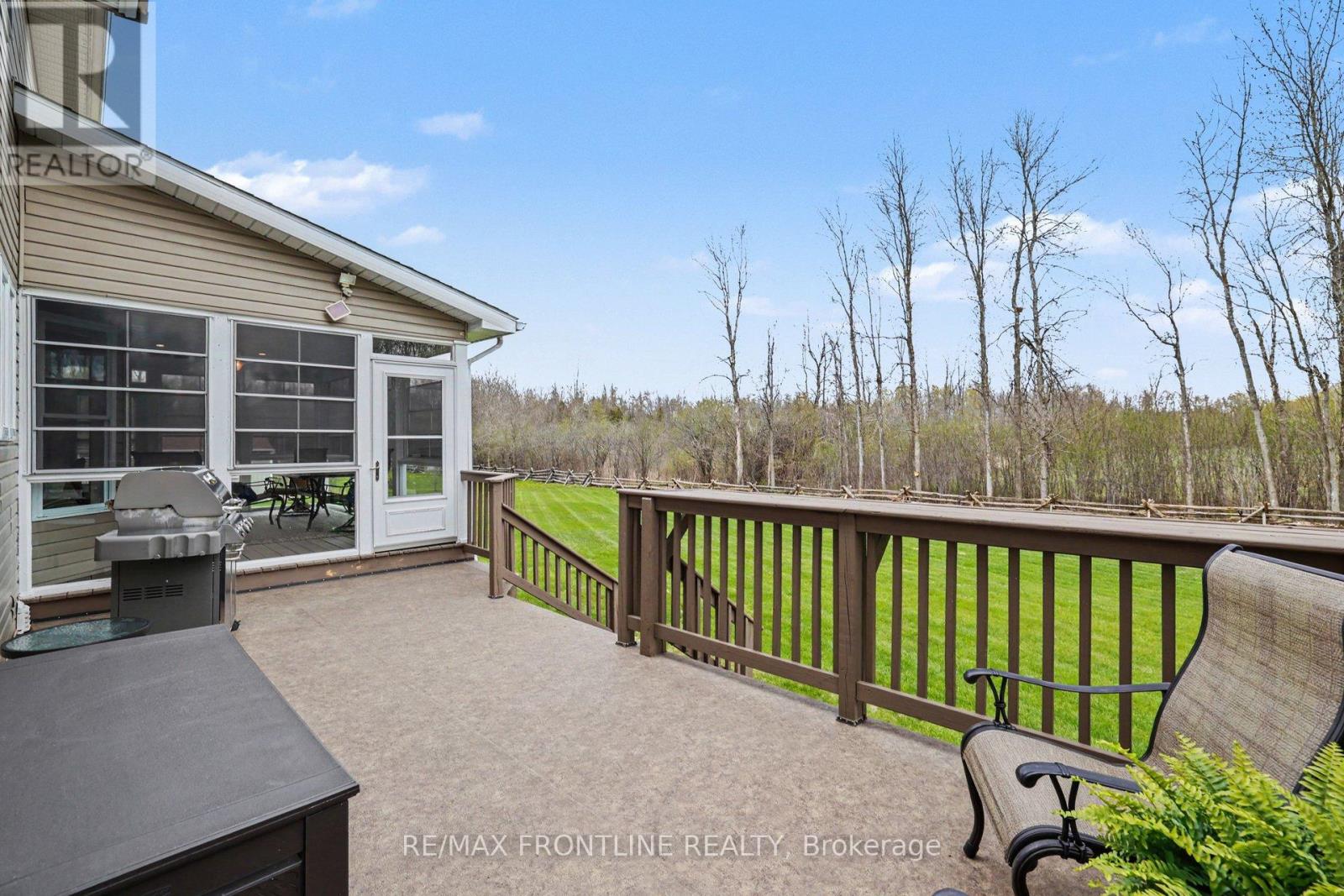 146 ORCHARD CRESCENT - 40