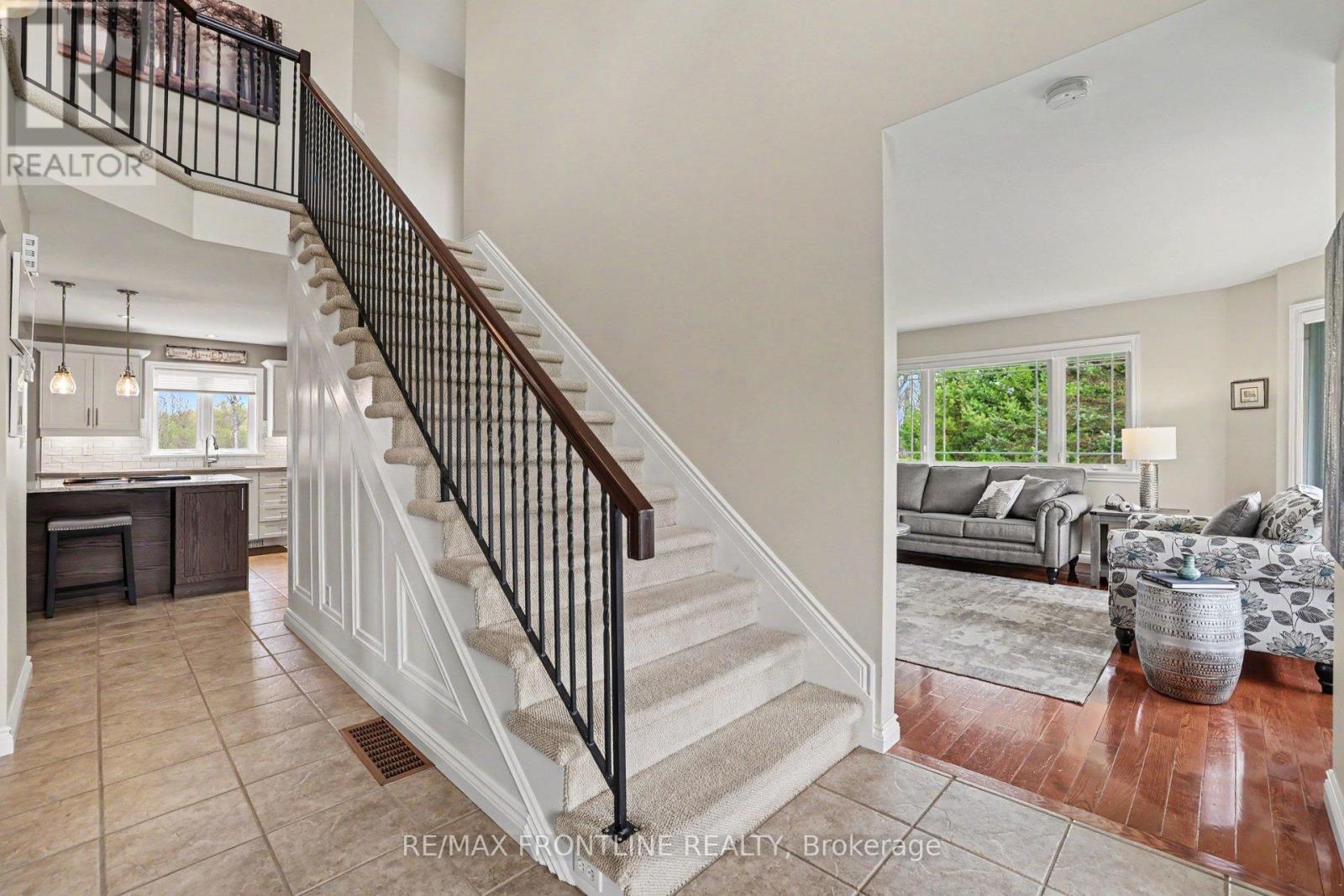 146 ORCHARD CRESCENT - 6