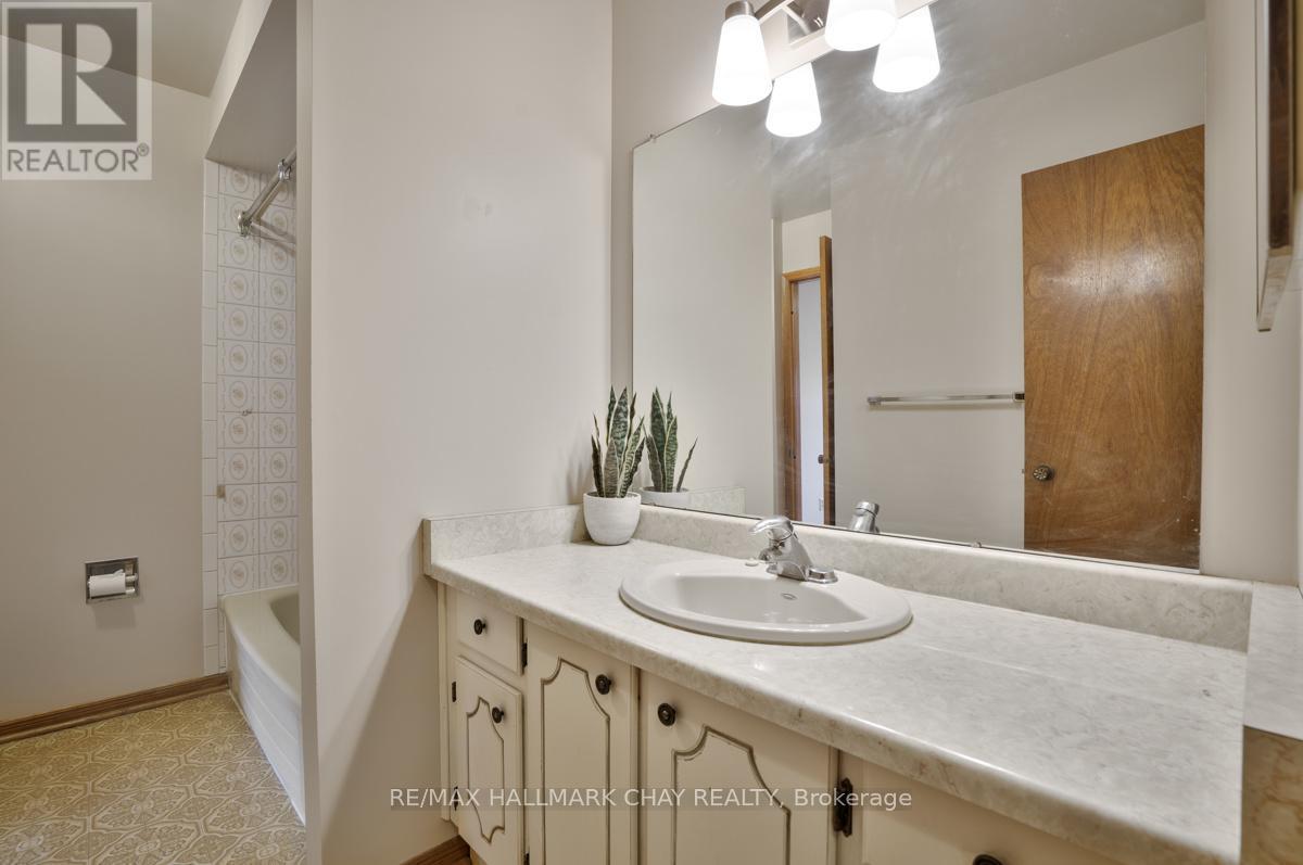 63 FRED BLAND CRESCENT - 18