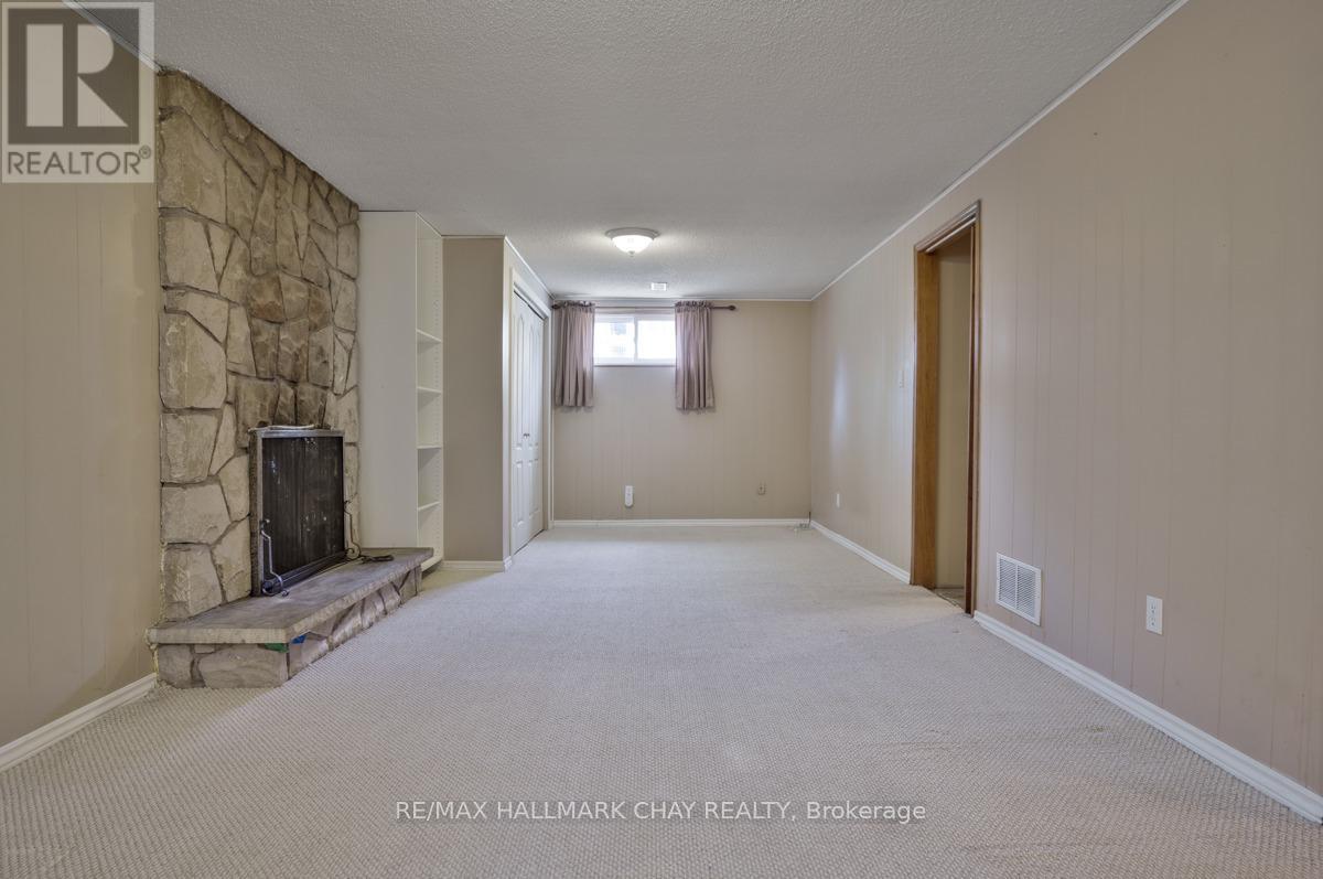 63 FRED BLAND CRESCENT - 30