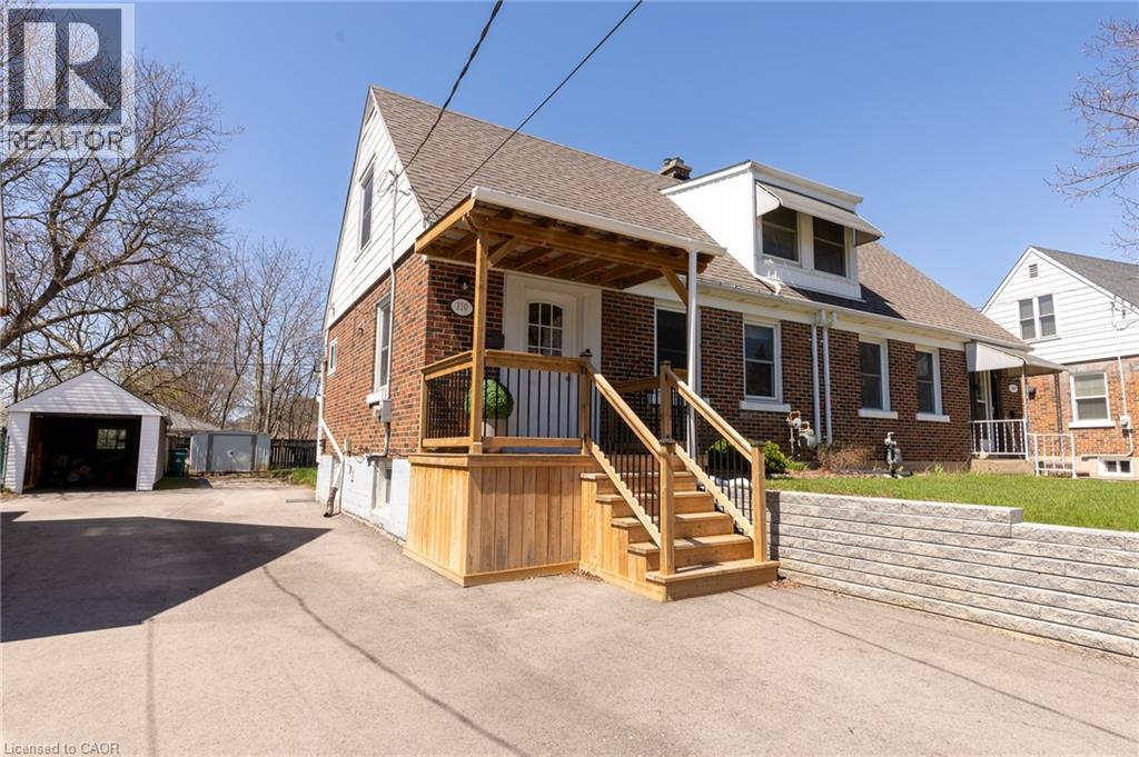 110 LORNE Crescent - 1