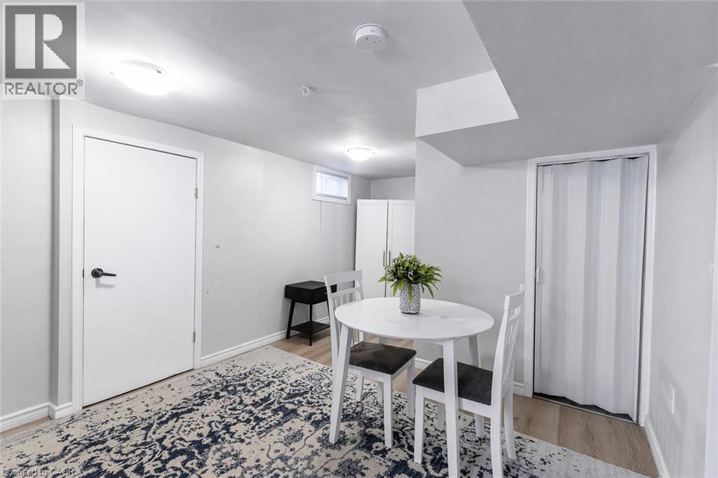 110 LORNE Crescent - 26