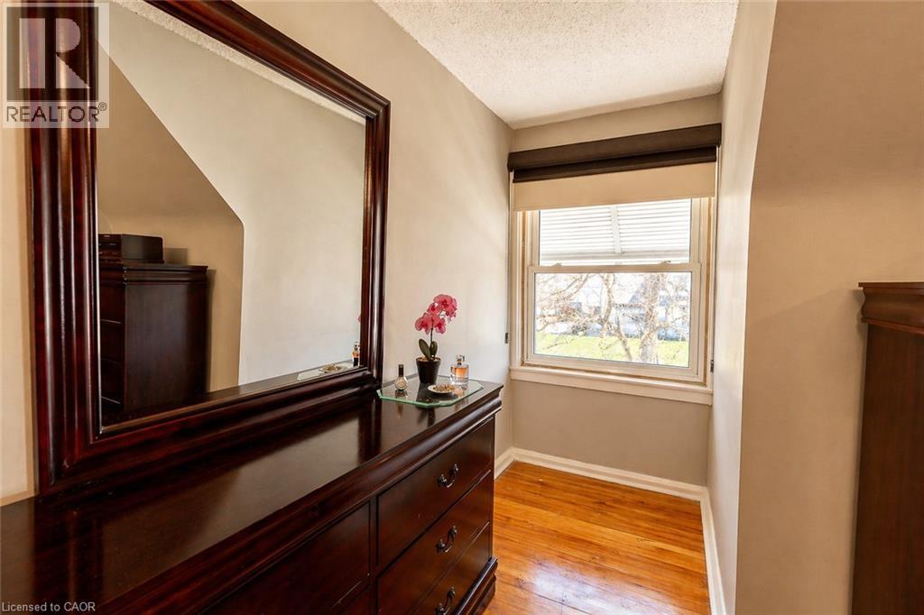 110 LORNE Crescent - 16