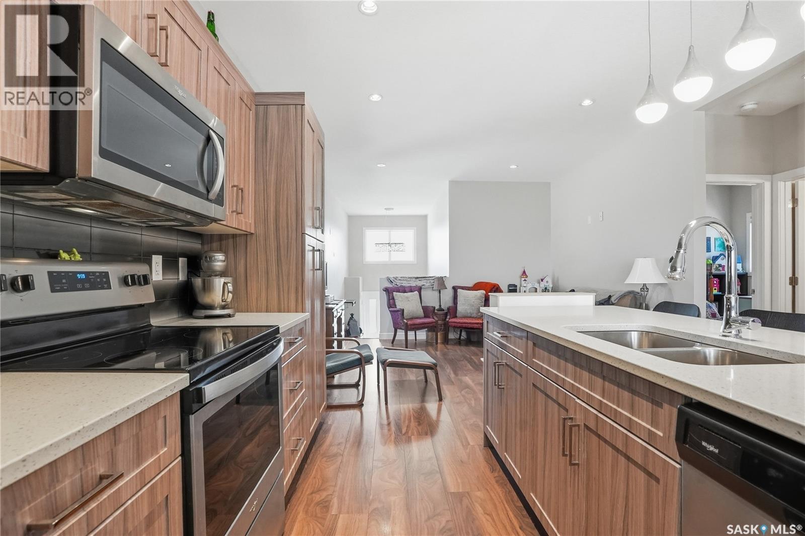 1407 Hughes DRIVE - 12
