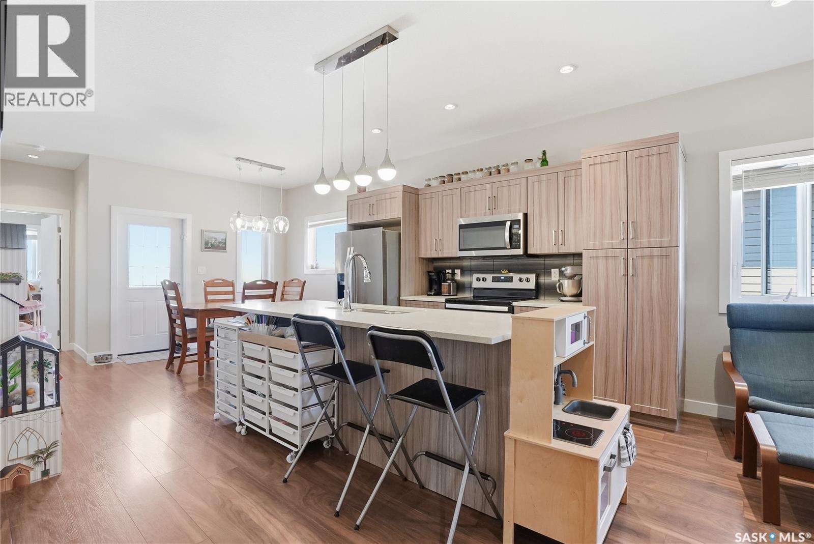 1407 Hughes DRIVE - 8