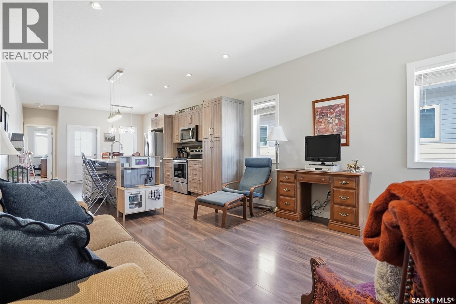 1407 Hughes DRIVE - 7