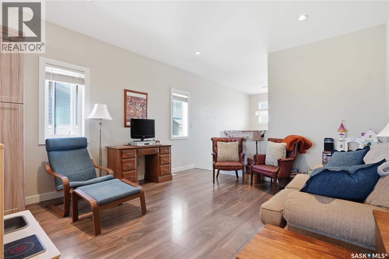 1407 Hughes DRIVE - 6
