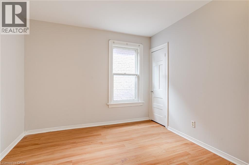 53 SHERMAN Avenue N - 18