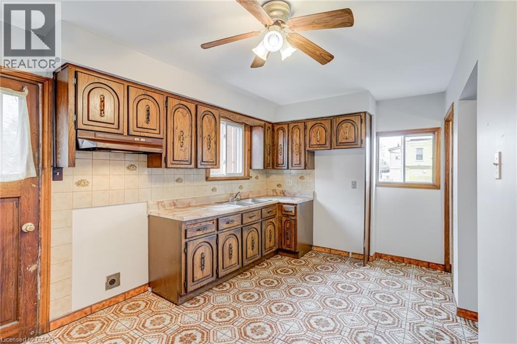 53 SHERMAN Avenue N - 12