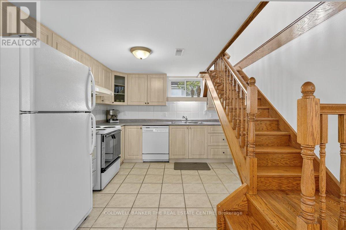 44 GLENWOOD DRIVE - 31