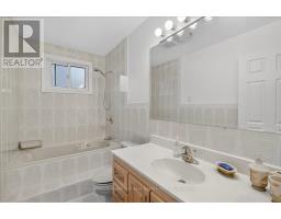 44 Glenwood Drive, Wasaga Beach, ON L9Z2K5 Photo 15