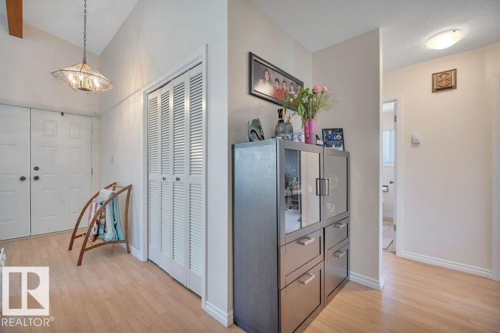 5411 44 AV — photo 15