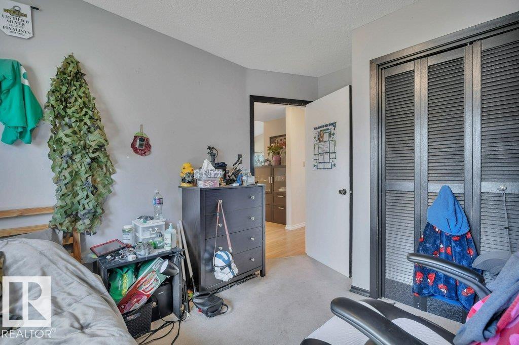5411 44 AV — photo 19