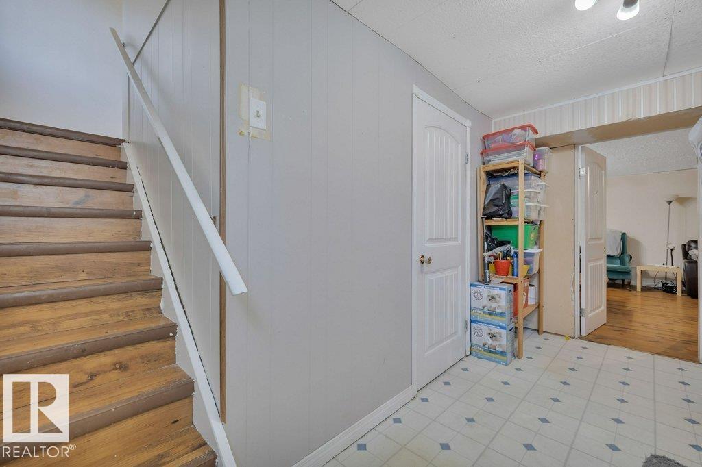 5411 44 AV — photo 24