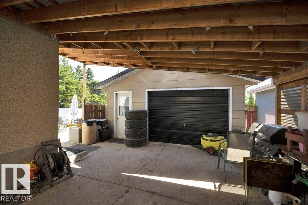 5411 44 AV — photo 39