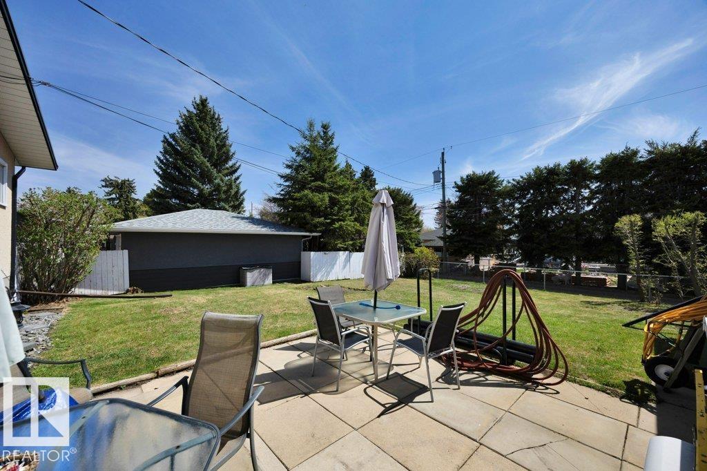 5411 44 AV — photo 40