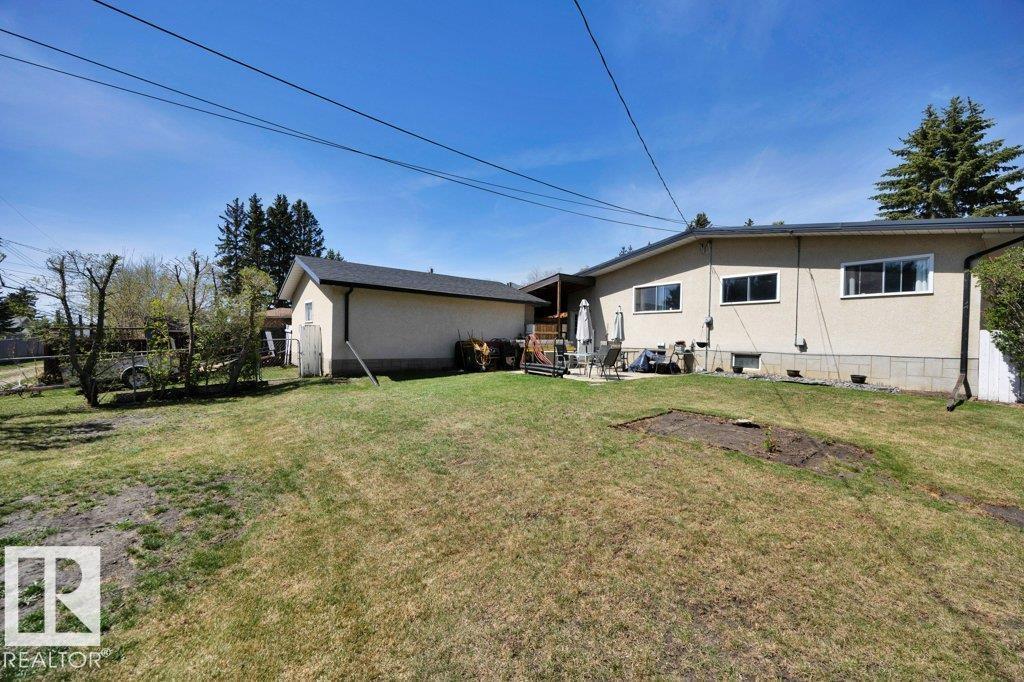 5411 44 AV — photo 42