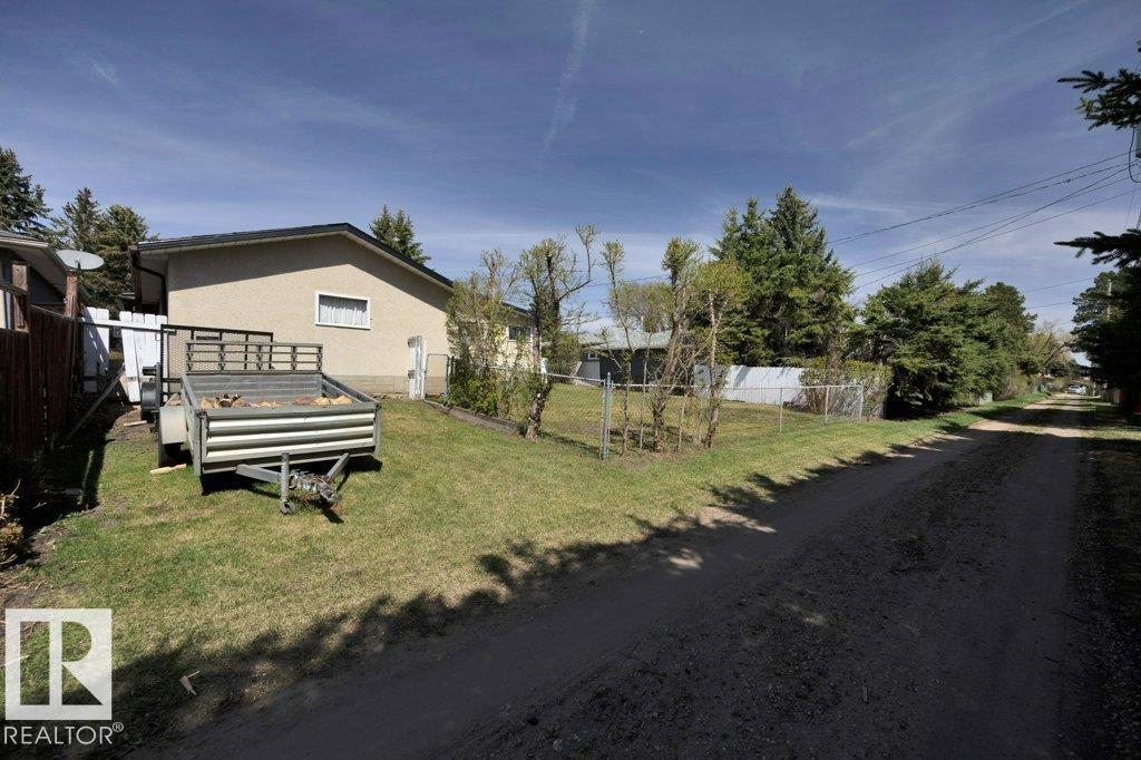 5411 44 AV — photo 43