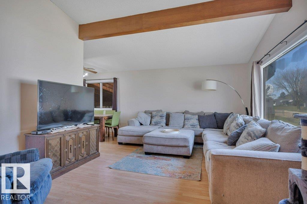 5411 44 AV — photo 6