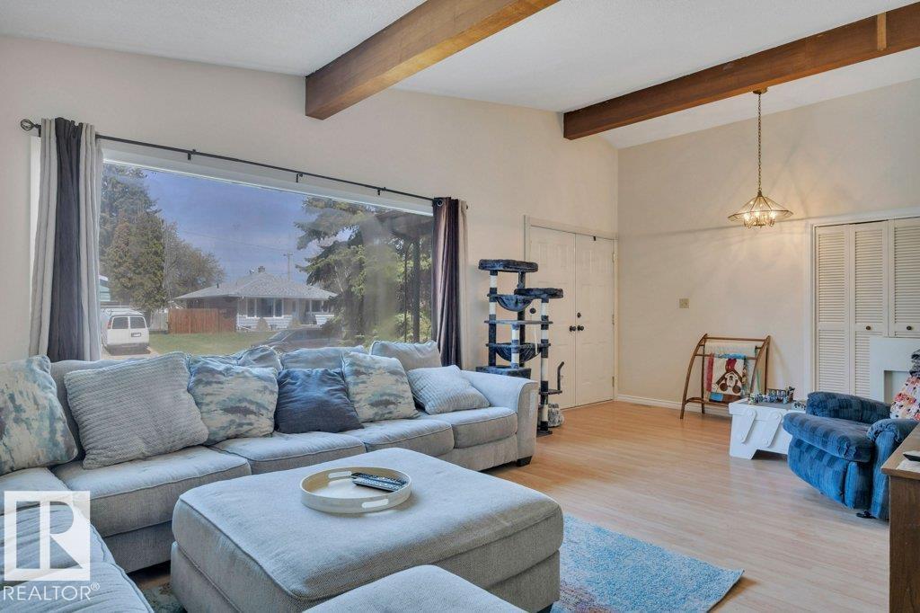 5411 44 AV — photo 7