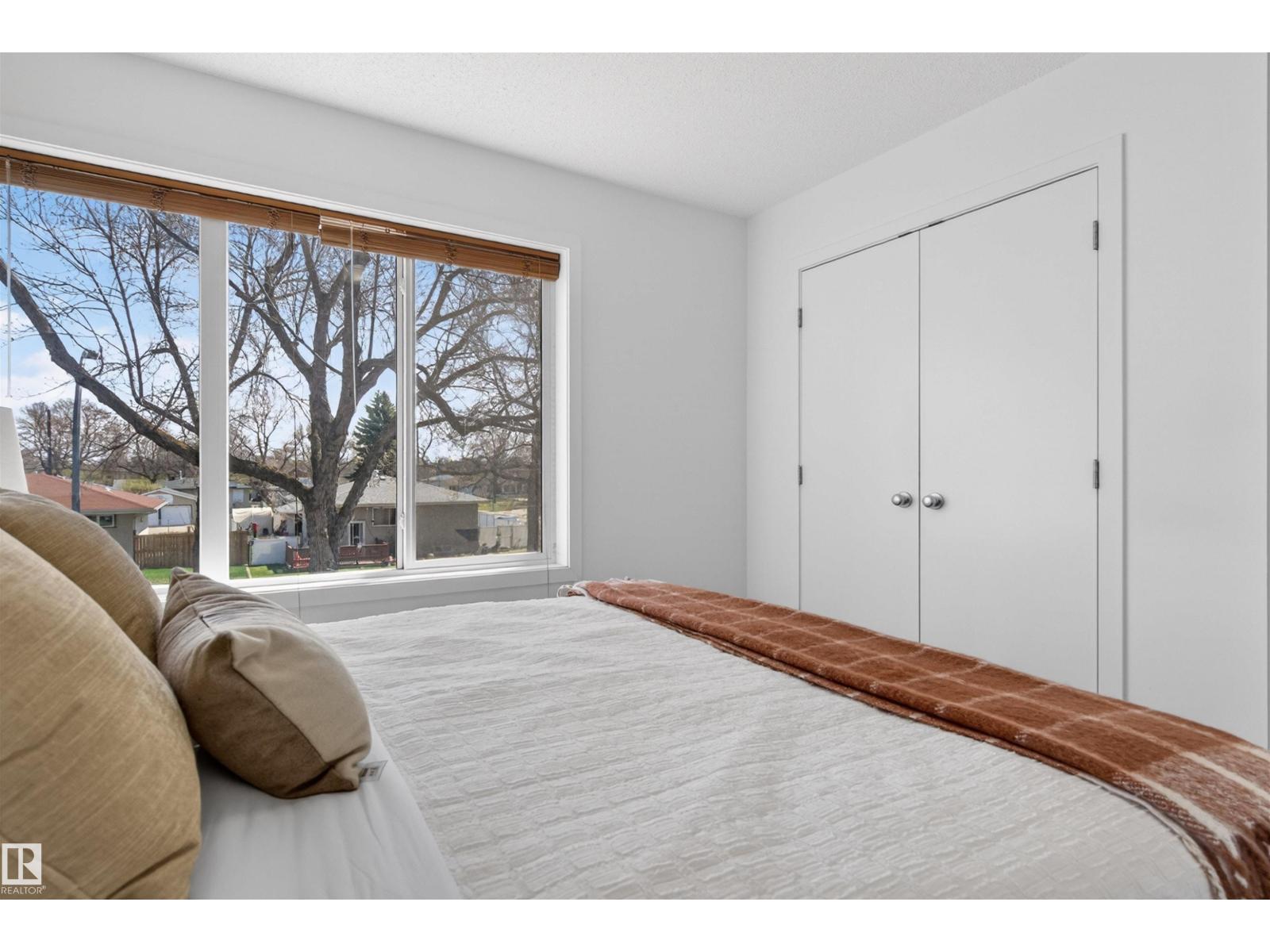 11904 45 ST NW - 19