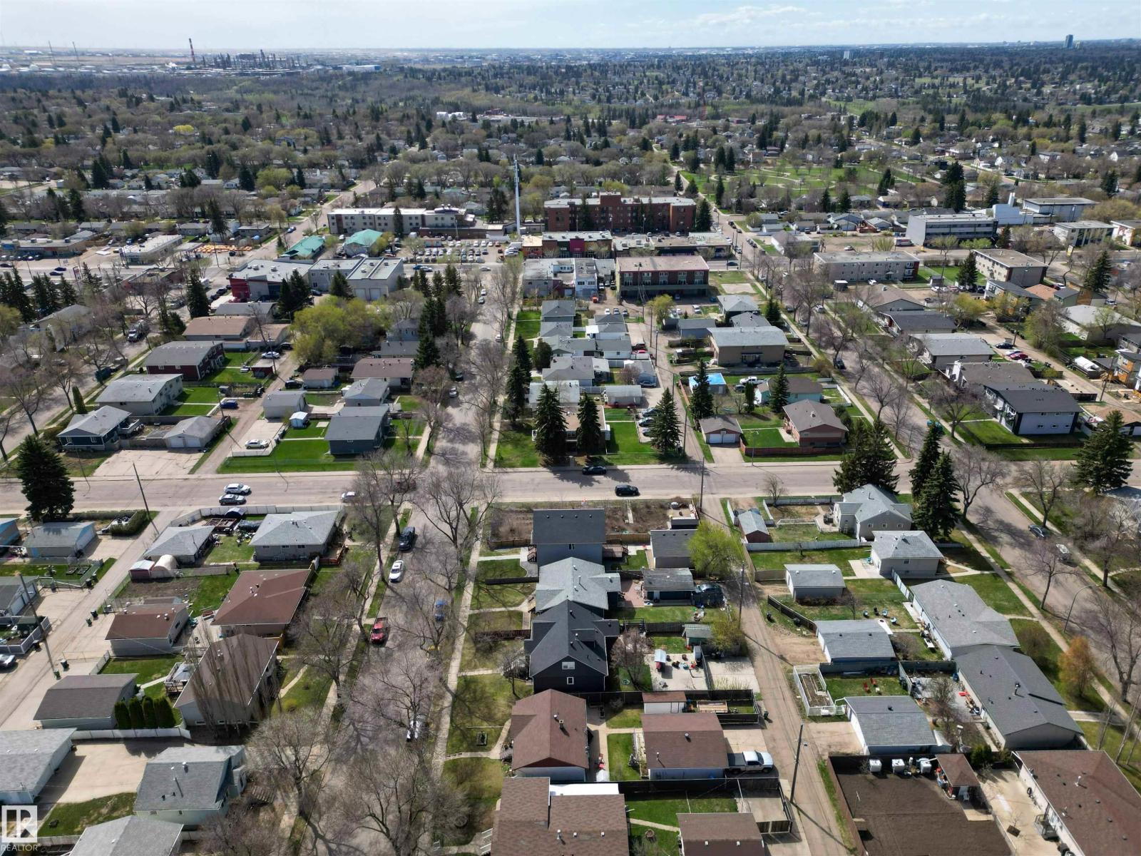 11904 45 ST NW - 41