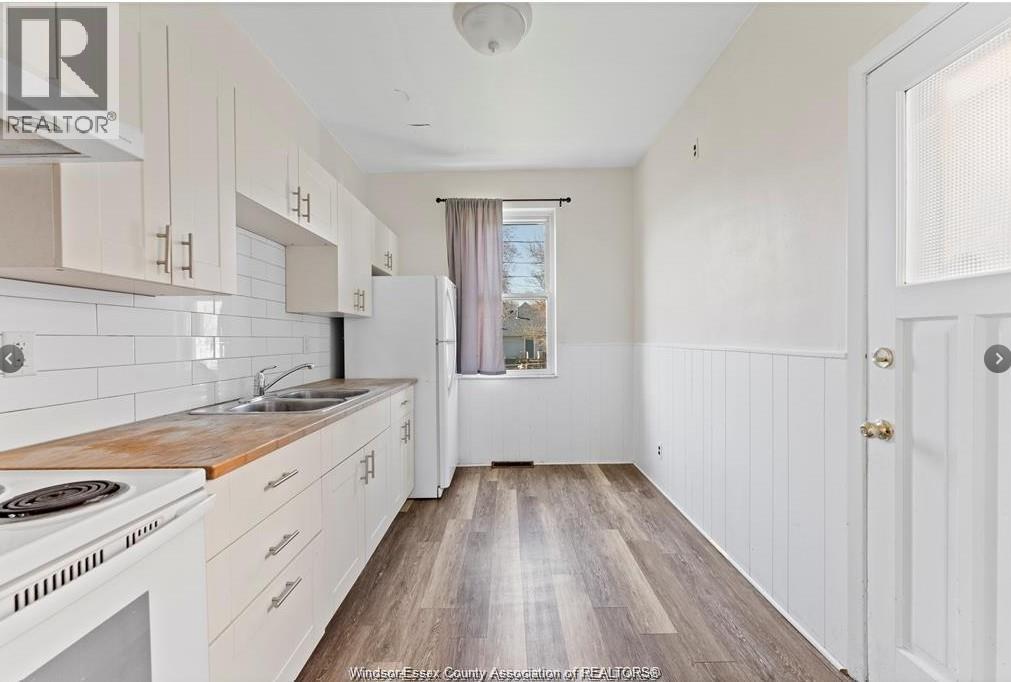 1029-1033 HOWARD AVENUE - 5