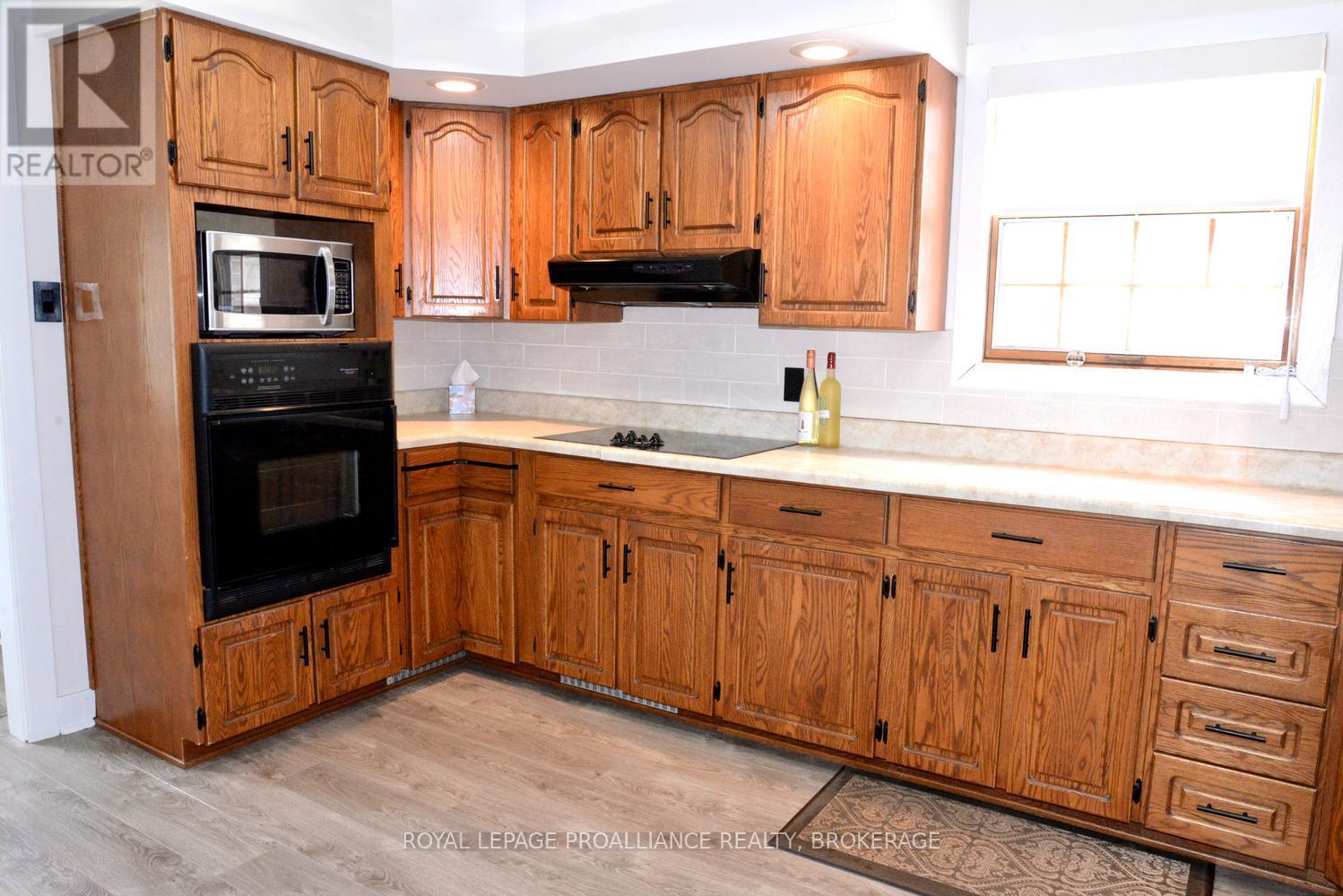 1705 MARIAN CRESCENT - 25