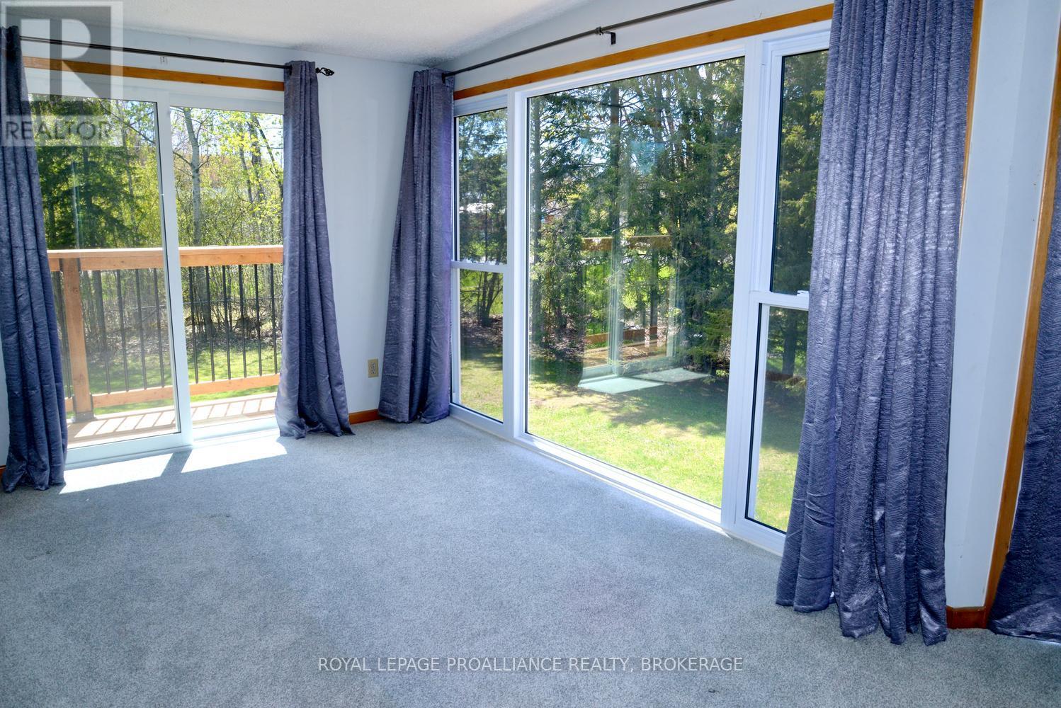 1705 MARIAN CRESCENT - 35