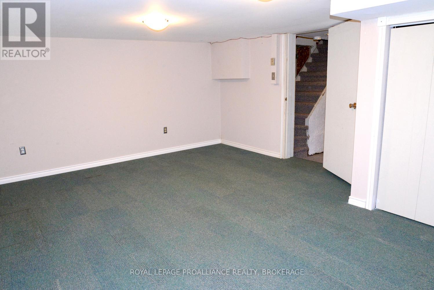 1705 MARIAN CRESCENT - 39