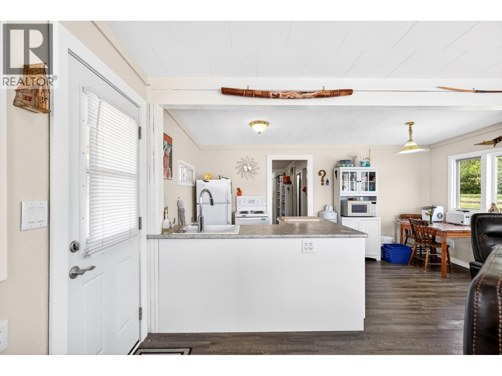 3 Saskatoon Road - 8