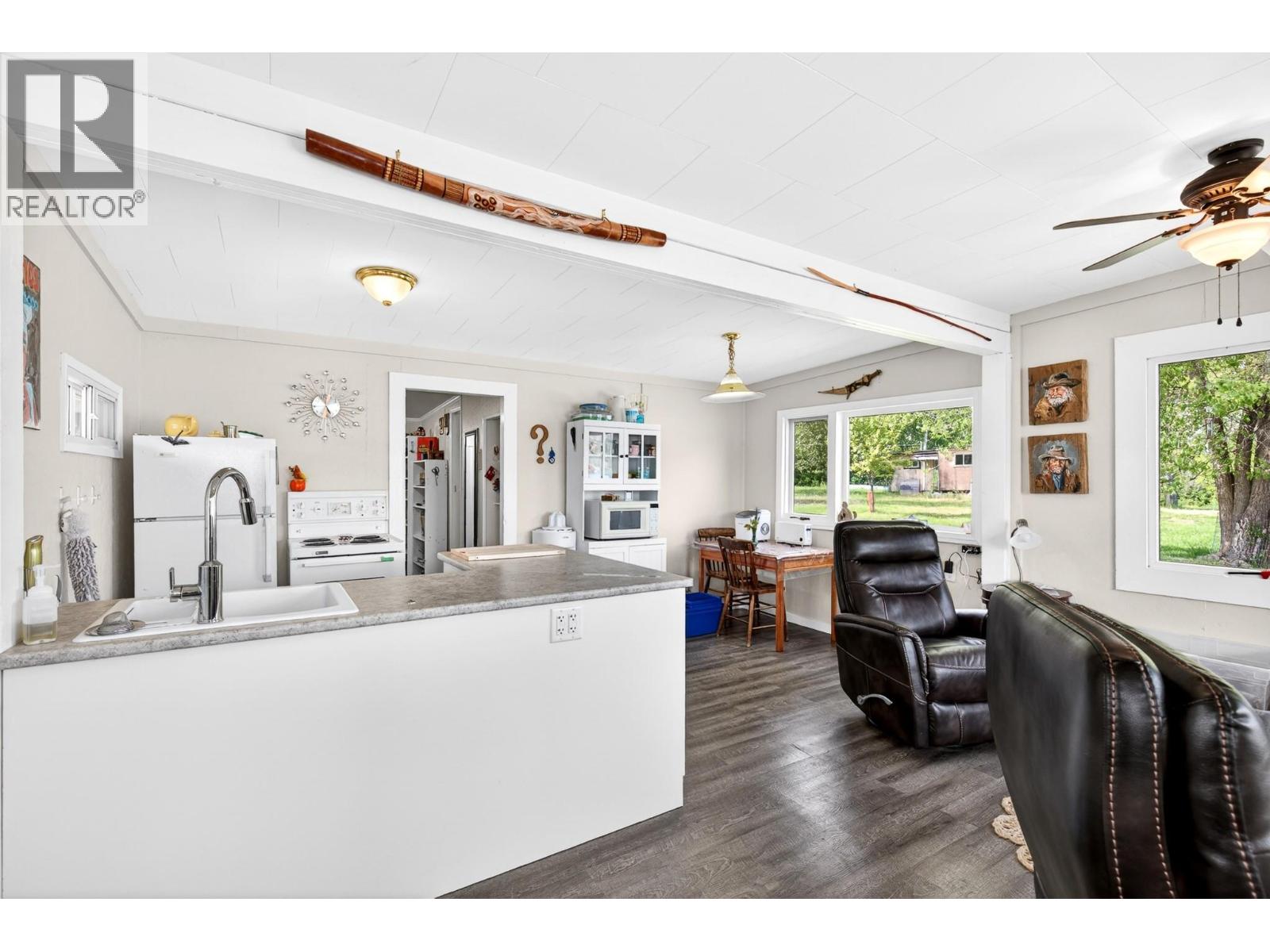 3 Saskatoon Road - 9