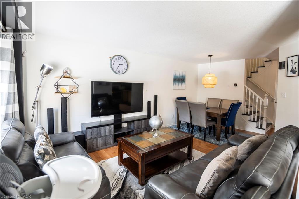 147 DUBRICK Crescent Unit# 1, Kitchener, Ontario, N2E4G3 — Photo 9