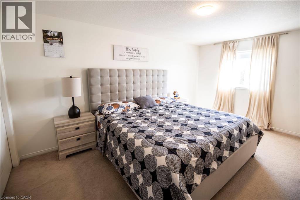 147 DUBRICK Crescent Unit# 1, Kitchener, Ontario, N2E4G3 — Photo 12