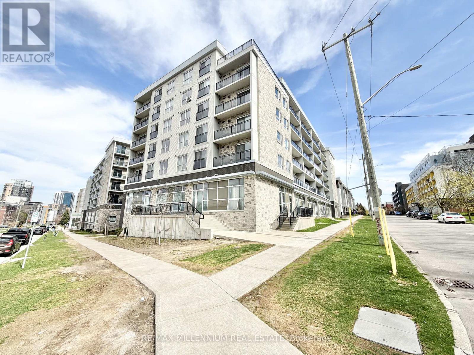 #F210 275 LARCH STREET - 1