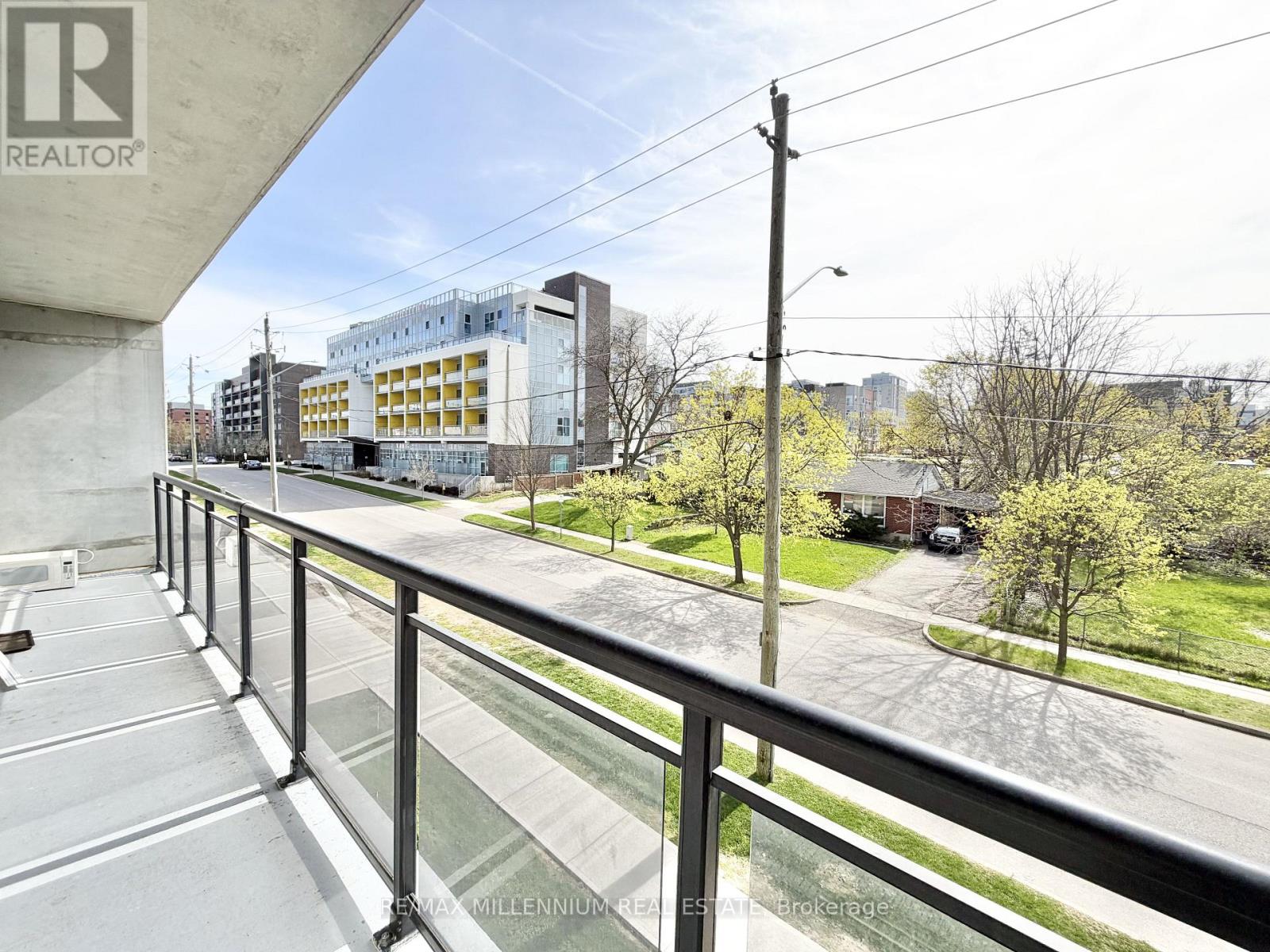 #F210 275 LARCH STREET - 10