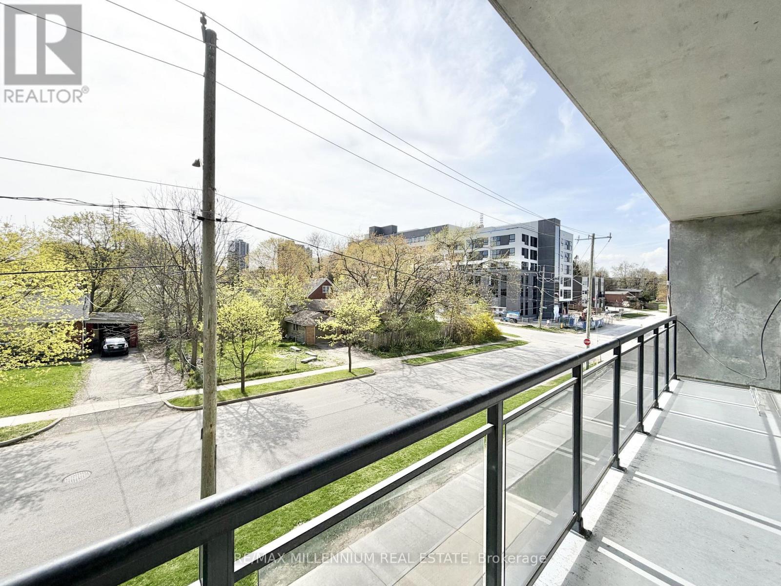 #F210 275 LARCH STREET - 11