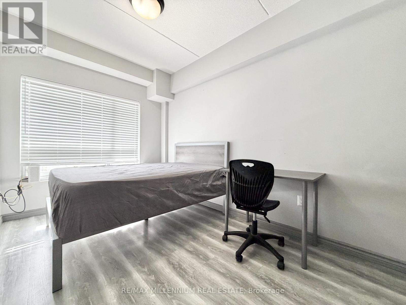 #F210 275 LARCH STREET - 5
