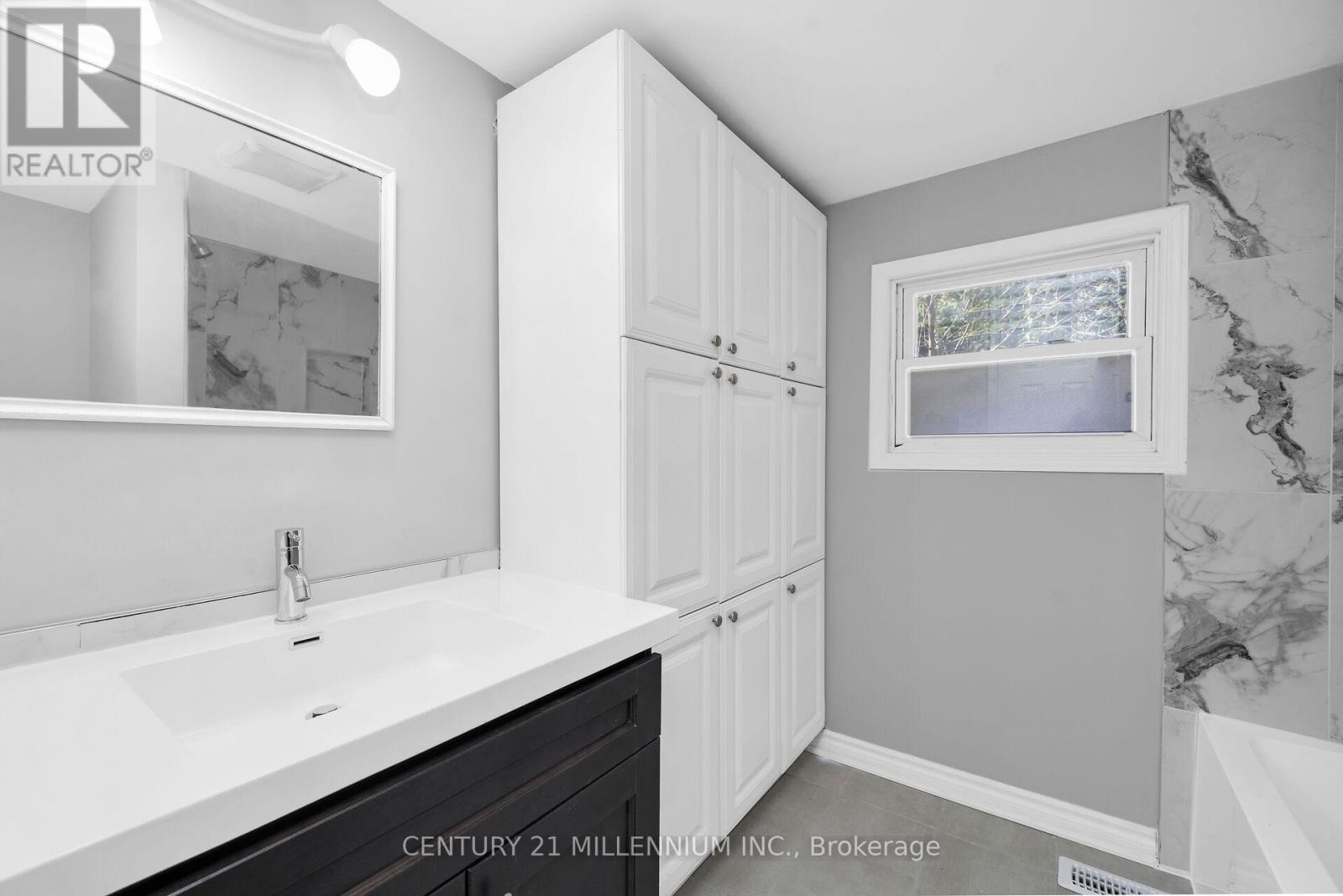 17 CEDAR LANE - 12
