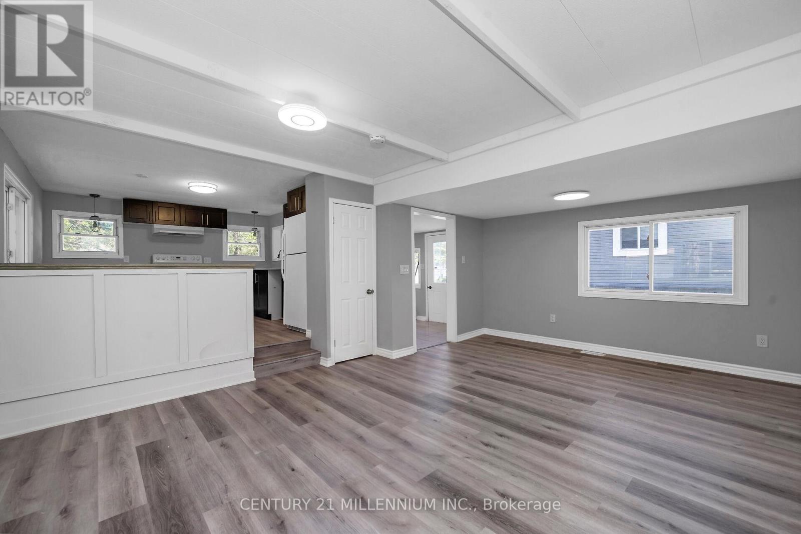 17 CEDAR LANE - 15