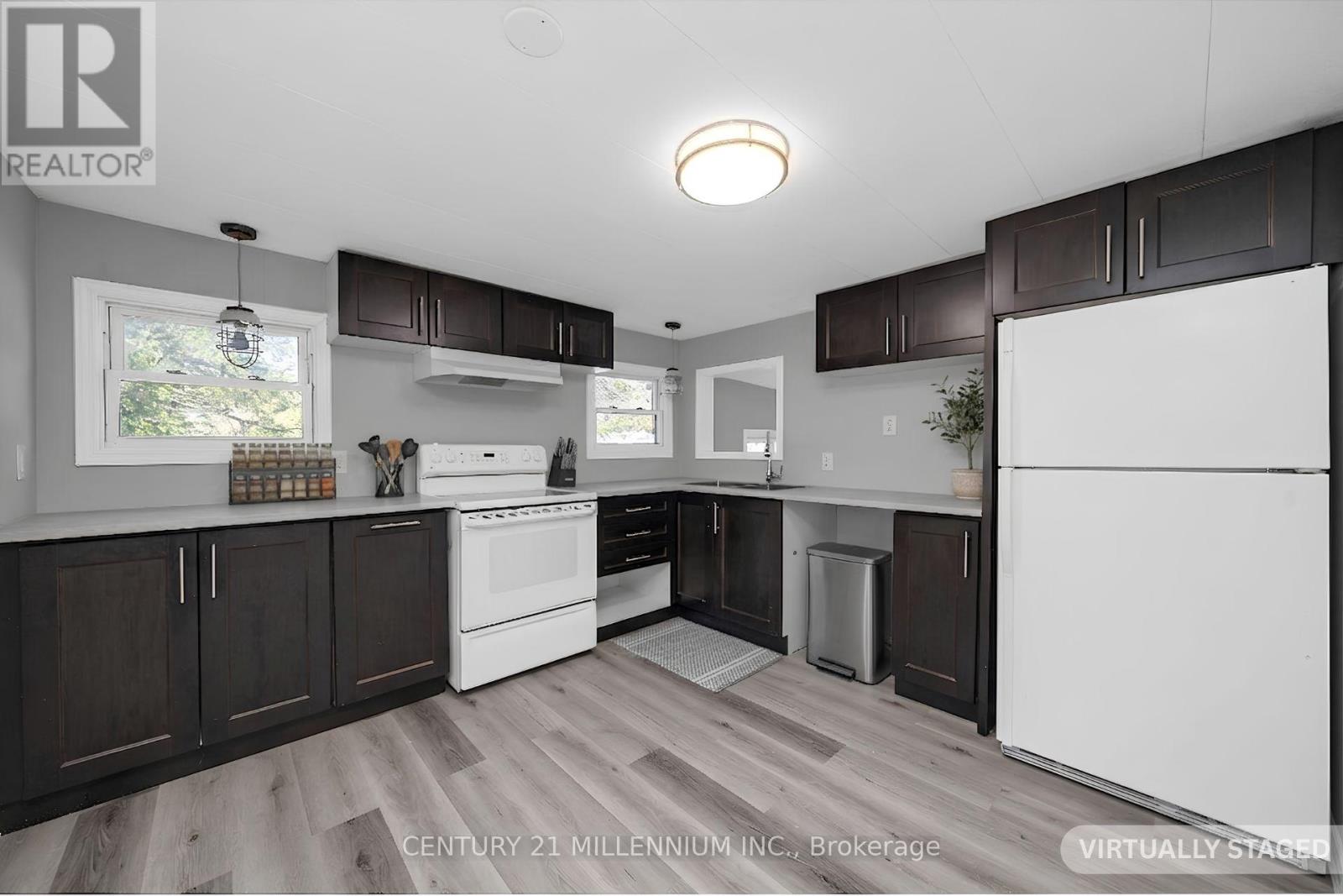 17 CEDAR LANE - 5