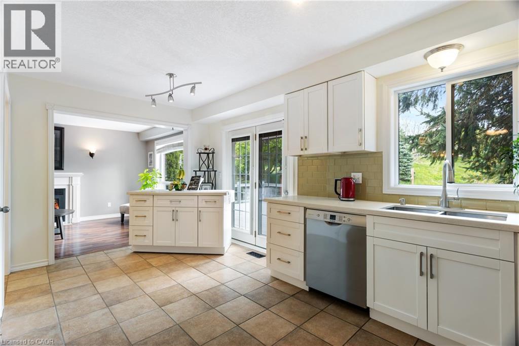 1 HILLTOP Drive, Ayr, Ontario, N0B1E0 — Photo 6