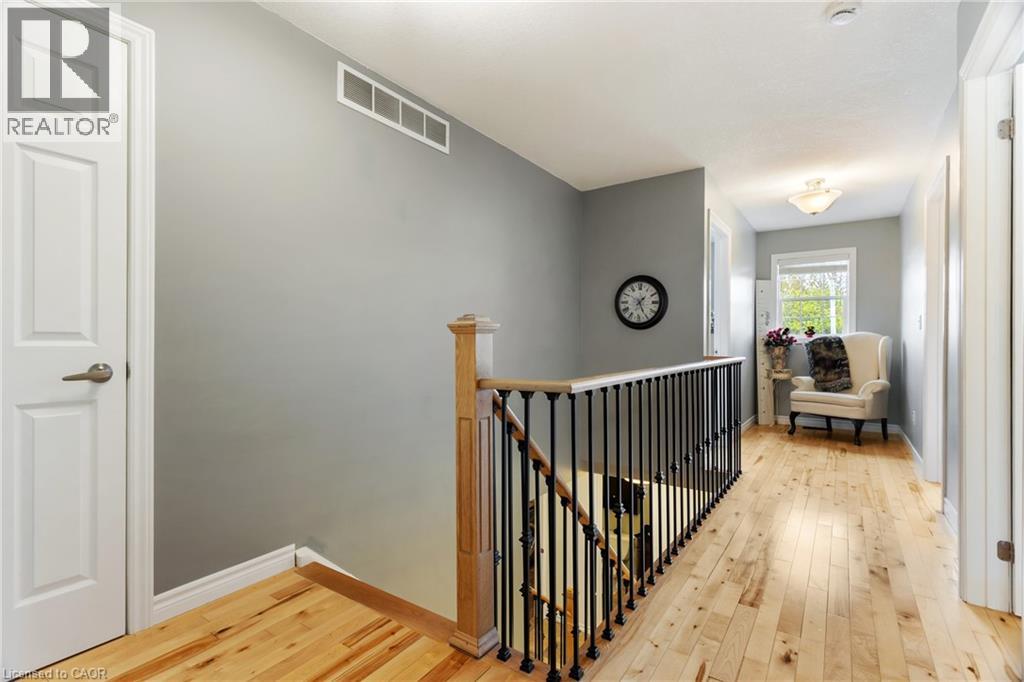 1 HILLTOP Drive, Ayr, Ontario, N0B1E0 — Photo 3