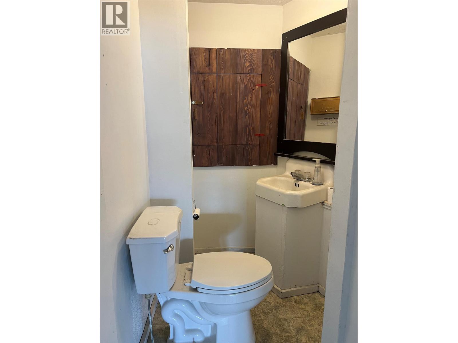 Other for Sale in Creston – 116 NORTHWEST Boulevard, Creston - Image 9