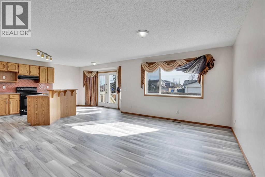17 Taracove Crescent NE - 13