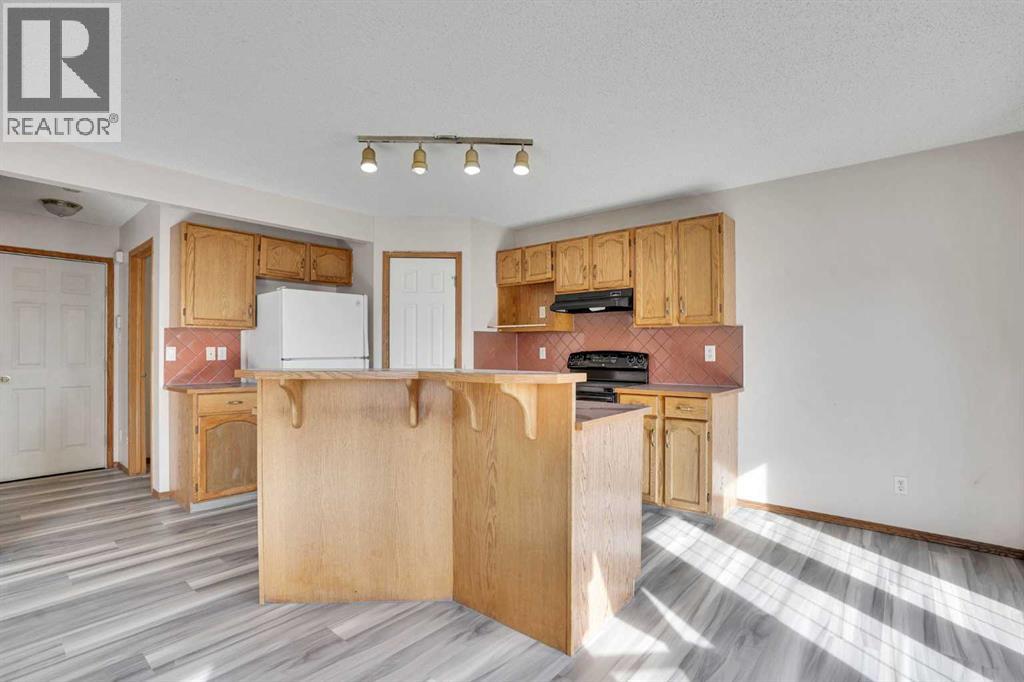 17 Taracove Crescent NE - 11