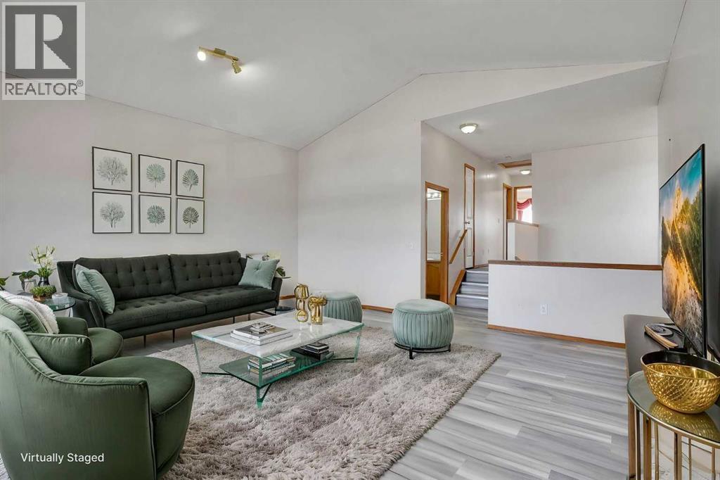 17 Taracove Crescent NE - 22